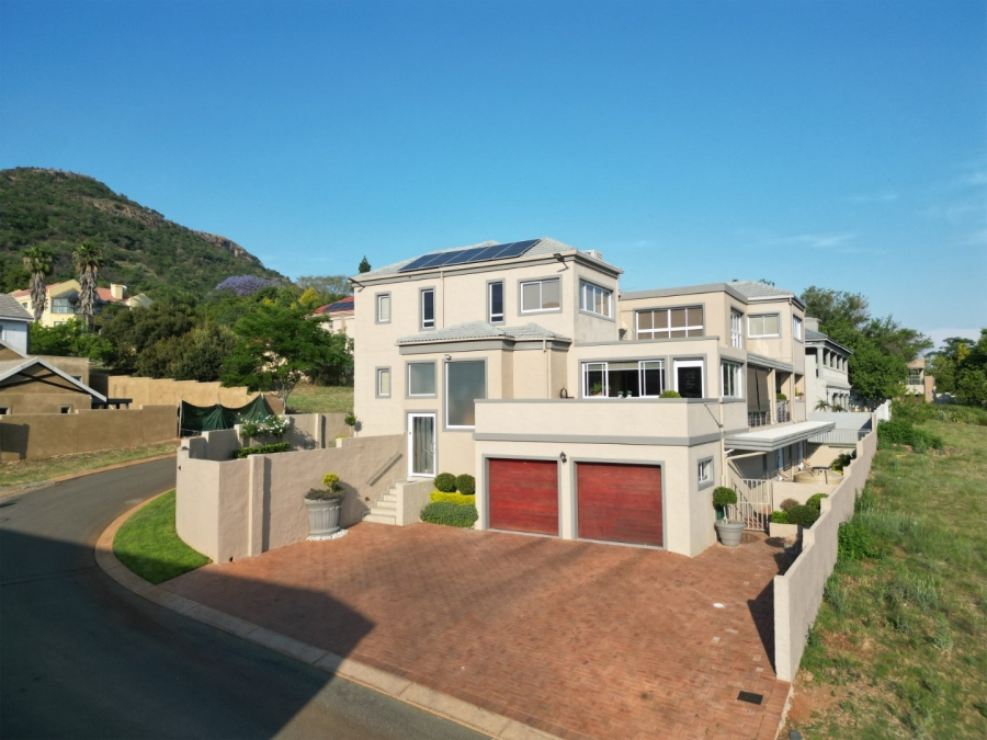 6 Bedroom Property for Sale in Kosmos Ridge North West